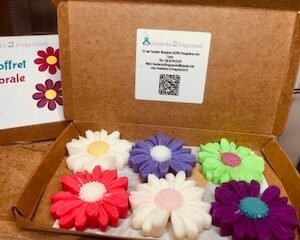 coffret artisanale en cire de soja en forme de marguerite