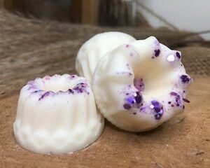 cire de soja et parfum tuébereuse, fondant artisanale.