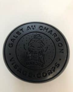 masque solide au charbon noir