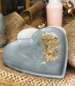 vide poche coeur noir et or